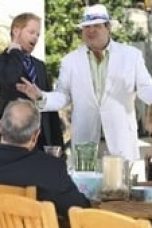 Movie poster: Modern Family Season 2 Episode 23